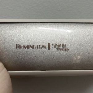 Remington Shine Therapy flat iron